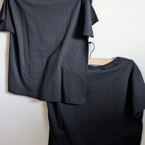 Gildan Black and Red Bear Design Short Sleeve Tees - Picture 6 of 7